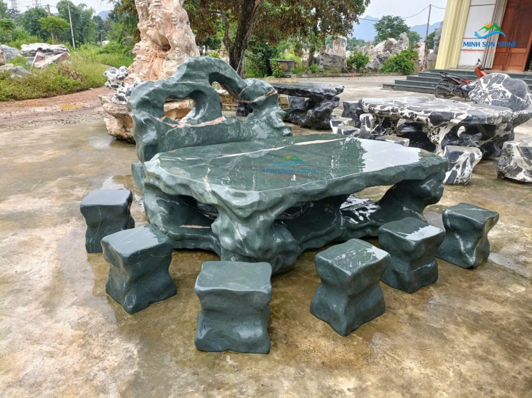 bàn ghế đá sân vườn bằng đá xanh cẩm thạch
