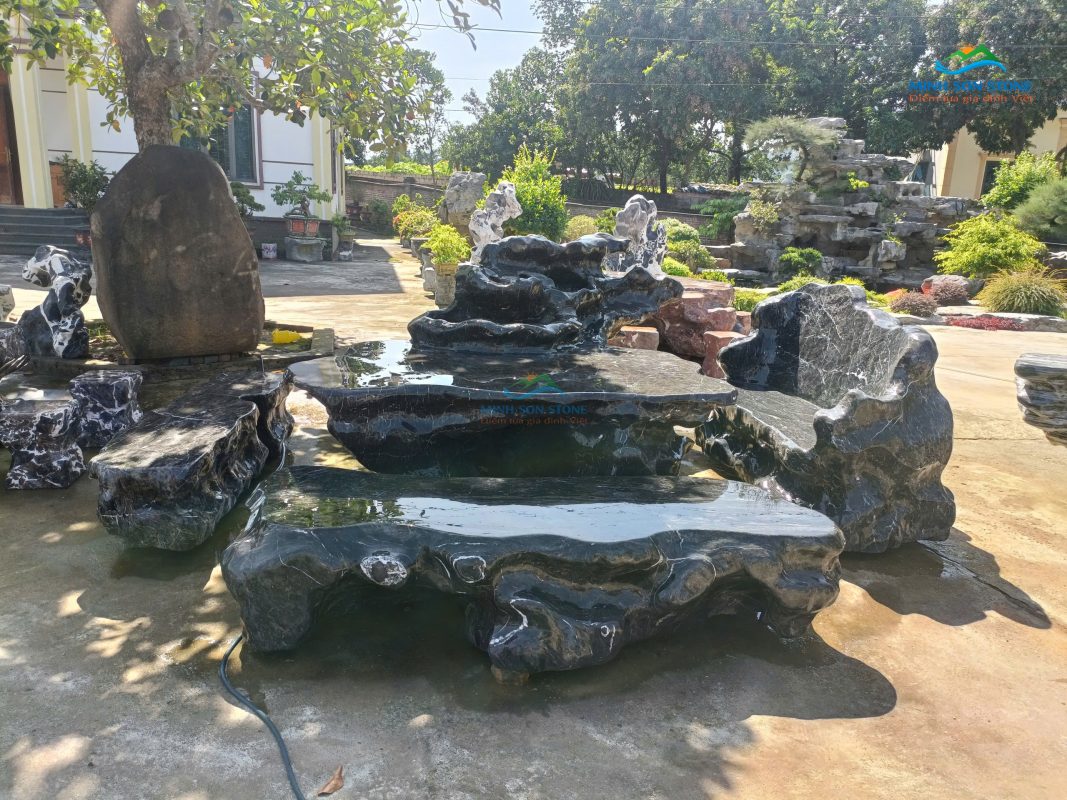bàn ghế đá tự nhiên liền khối